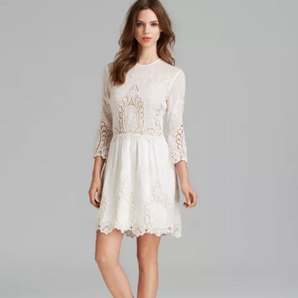 Dolce Vita Dresses & Skirts - Dolce Vita Valentina Lace Dress Size M